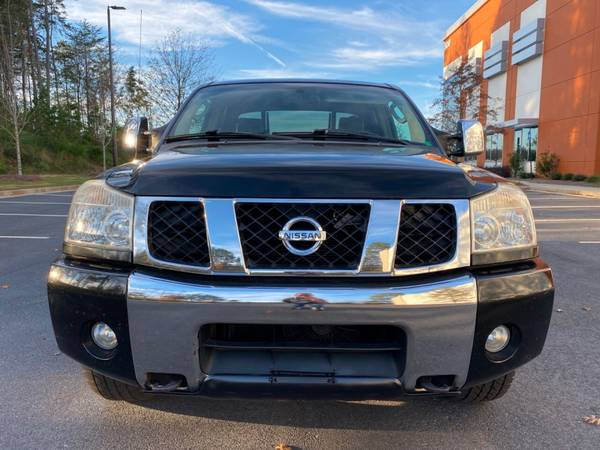 2005 Nissan Titan LE 4dr Crew Cab 4WD SB - cars & trucks - by dealer... for sale in Buford, GA – photo 2