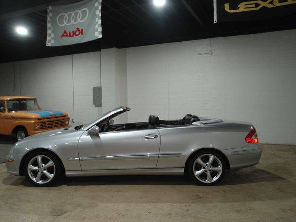 2005 MERCEDES-BENZ CLK 320 - FINANCING AVAILABLE-Indoor Showroom! for sale in PARMA, OH – photo 13