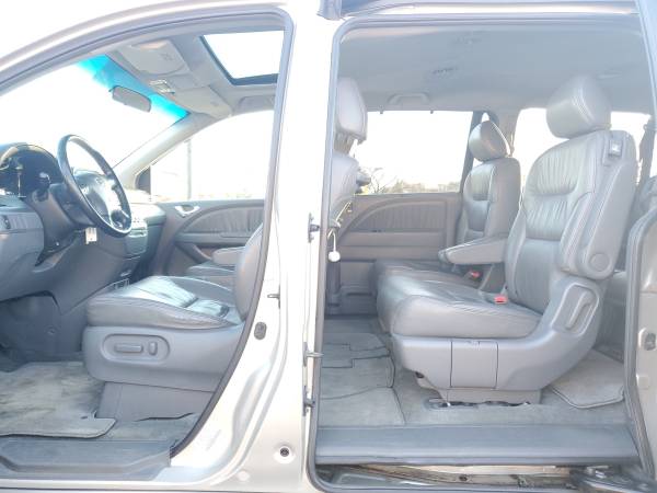 2006 Honda Odyssey V6 170,000 miles !super clean! - cars & trucks -... for sale in Bloomfield, CT – photo 22