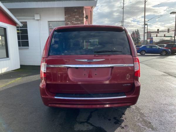 2011 CHRYSLER TOWN & COUNTRY LIMITED MINIVAN 4D Minivan - cars &... for sale in Portland, OR – photo 3