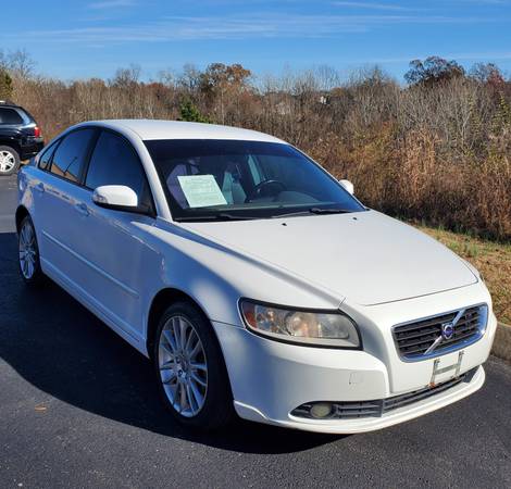 2010 VOLVO S40 2.4i- CASH SALE!!! PRICED TO SELL! LOW MILES!!... for sale in Clarksville, TN – photo 3
