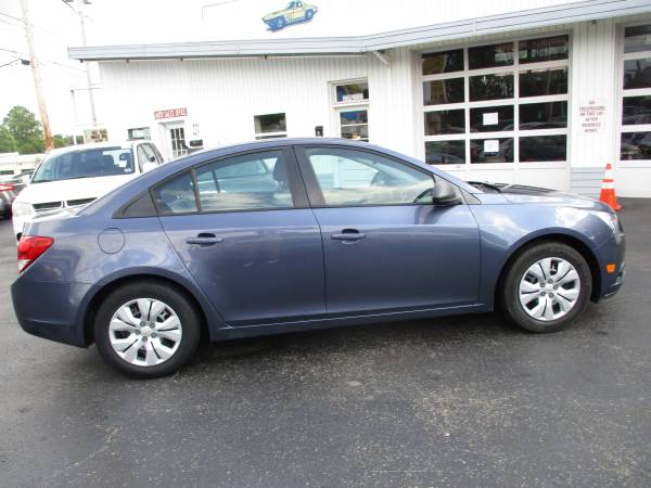 2013 Chevy Cruze LS **Low Miles/Cold AC & Clean Title** - cars &... for sale in Roanoke, VA – photo 5