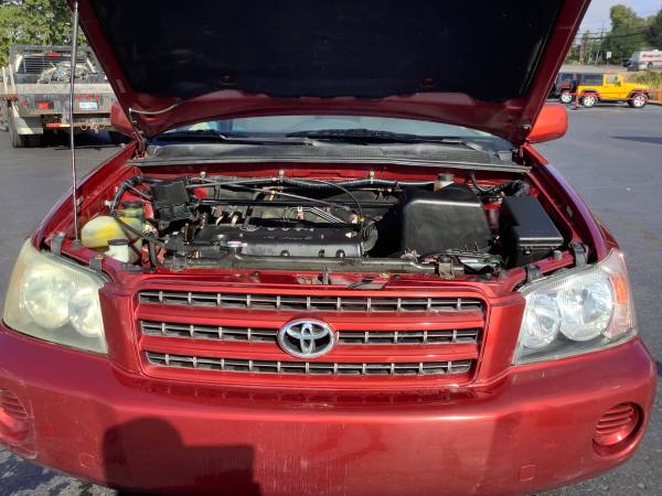 Affordable! 2002 Toyota Highlander! AWD! Reliable! - cars & trucks -... for sale in Ortonville, OH – photo 23