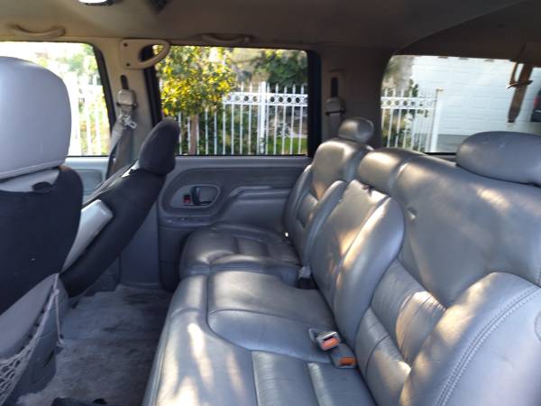 1999 GMC Suburban - cars & trucks - by owner - vehicle automotive sale for sale in Baldwin Park, CA – photo 3