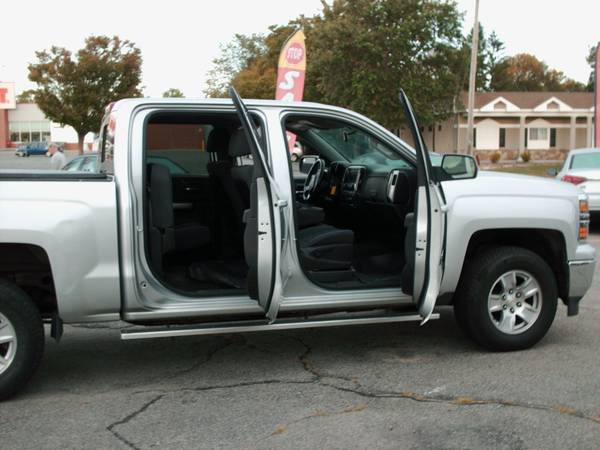 2015 Chevy Silverado Crew-cab - cars & trucks - by dealer - vehicle... for sale in Warwick, MA – photo 12