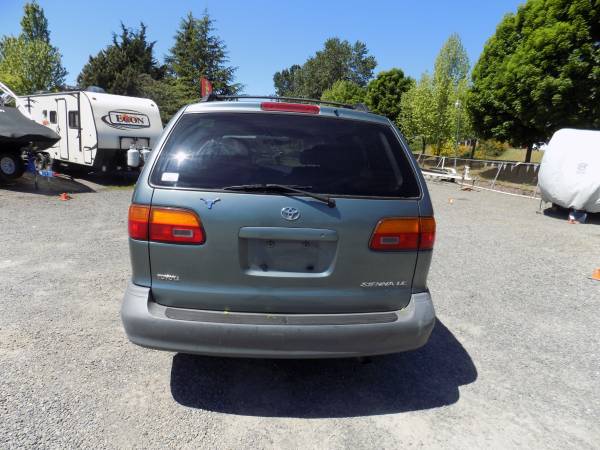 1998 Toyota Sienna LE CARFAX 1 OWNER - BLOWOUT SALE! - cars & for sale in Kenmore, WA – photo 5