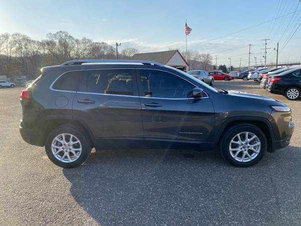 2016 Jeep Cherokee Latitude - Only 41k Miles! - - by for sale in Newport, MN – photo 4