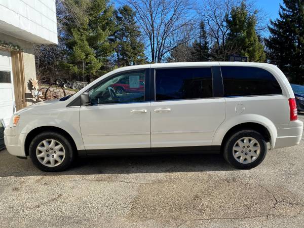 2010 Chrysler Town & Country - cars & trucks - by owner - vehicle... for sale in West Bend, WI
