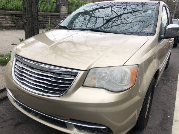 2011 Chrysler TOWN & COUNTRY for sale in Bronx, NY – photo 3