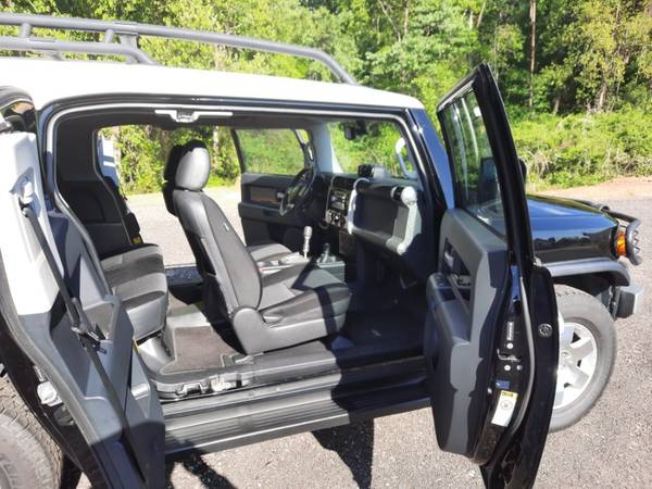 2010 Toyota FJ Cruiser with ONLY 120, 267 Miles-Hickory - cars & for sale in Denver, NC – photo 6