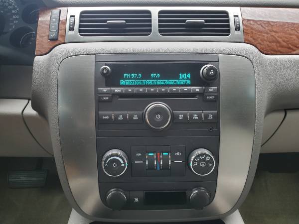 GMC YUKON XL 1500 4WD SLE - - by dealer - vehicle for sale in Clinton Township, MI – photo 16