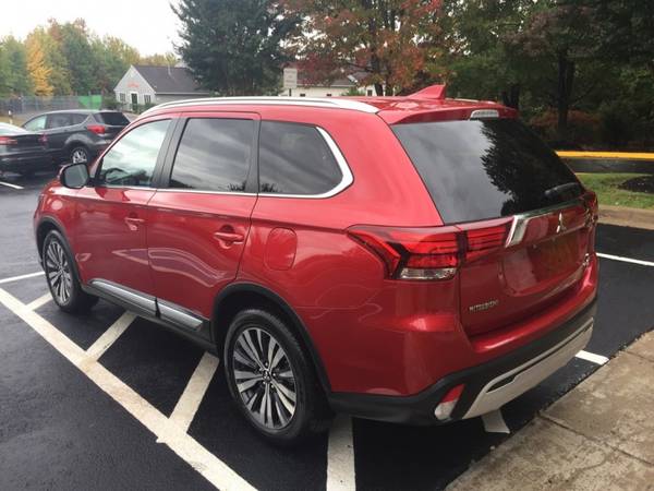 2019 Mitsubishi Outlander SEL S-AWC with Cargo Area Concealed Storage for sale in Fredericksburg, VA – photo 2