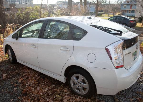 Toyota Prius II 2010 White - cars & trucks - by owner - vehicle... for sale in Lansing, MI – photo 7