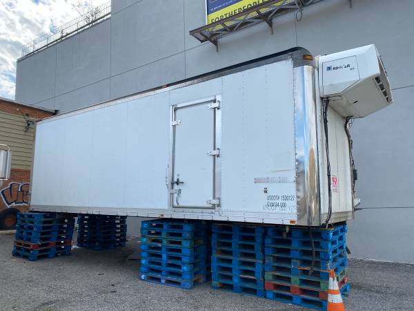 morRefer truck body 26' - cars & trucks - by owner - vehicle... for sale in Brooklyn, NY – photo 3