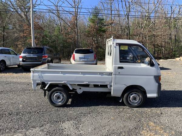 1995 DAIHATSU HIJET MINI TRUCK - ONLY 5K MILES!! - cars & trucks -... for sale in Whitinsville, MA – photo 8