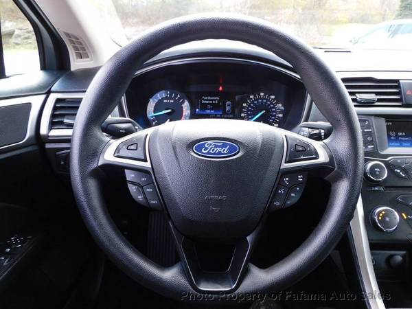 2018 Ford Fusion SE - - by dealer - vehicle automotive for sale in Milford, MA – photo 20