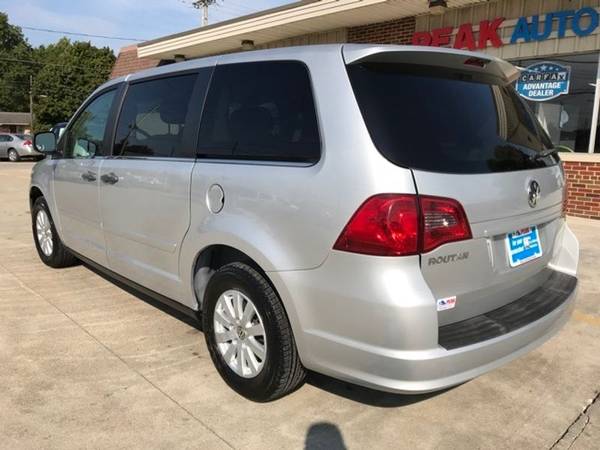 2009 *Volkswagen* *Routan* *S* - cars & trucks - by dealer - vehicle... for sale in Medina, OH – photo 13