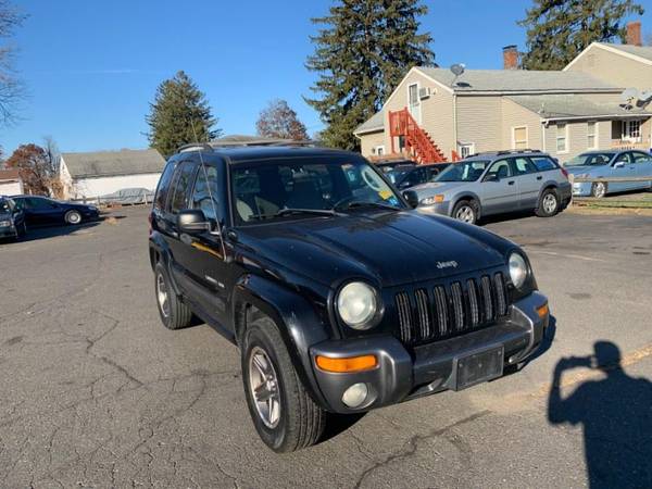 2004 Jeep Liberty 4dr Sport 4WD - cars & trucks - by dealer -... for sale in East Windsor, MA – photo 2