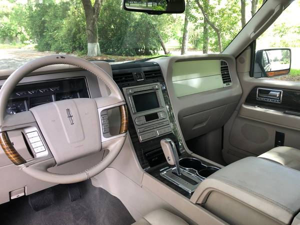 2010 Lincoln Navigator *WE FINANCE EVERYONE* - cars & trucks - by... for sale in Jacksonville, FL – photo 11