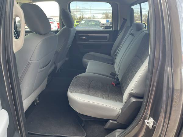 2019 RAM 1500 CREW CAB SLT 4x4 5 7L HEMI CLEAN CARFAX - cars & for sale in O Fallon, MO – photo 15