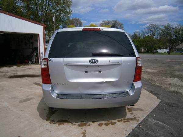 2008 Kia Sedona - - by dealer - vehicle automotive sale for sale in Westby, WI – photo 3