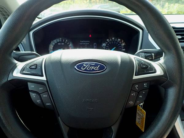 2016 Ford Fusion SE - cars & trucks - by dealer - vehicle automotive... for sale in Linn, MO – photo 15