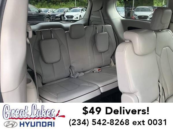 2017 Chrysler Pacifica mini-van Limited for sale in Streetsboro, OH – photo 18