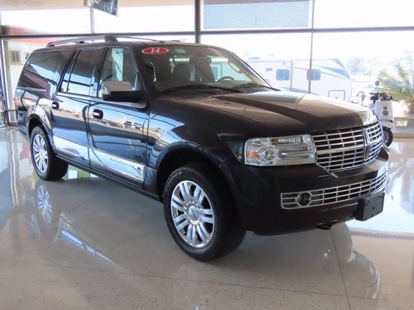 2014 Lincoln NAVIGATOR - cars & trucks - by dealer - vehicle... for sale in Oxnard, CA – photo 2