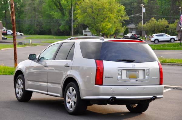 2008 Cadillac SRX AWD 90K Pano ROOF LEATHER 3RD ROW PA Inspected for sale in Feasterville Trevose, PA – photo 4