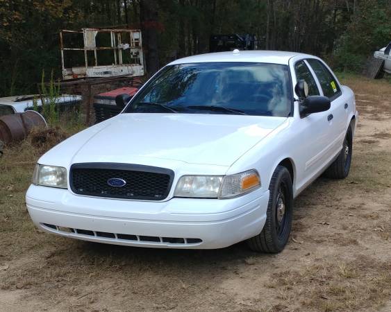 2011 Ford Crown Vic - cars & trucks - by owner - vehicle automotive... for sale in Hughes Springs, TX – photo 3