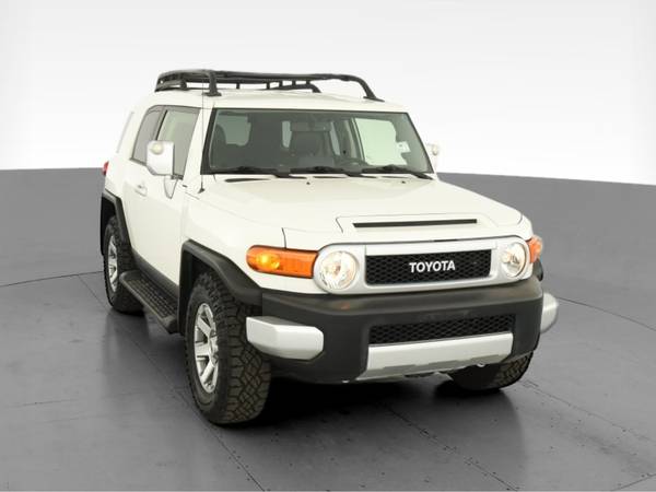 2014 Toyota FJ Cruiser Sport Utility 2D suv White - FINANCE ONLINE -... for sale in Albany, NY – photo 16