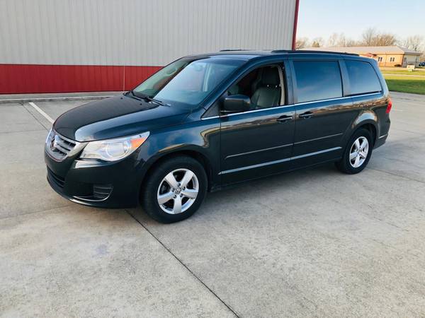 2011 Volkswagen Routan Special Edition - Backup camera - 173xxx... for sale in Charleston, IN – photo 3