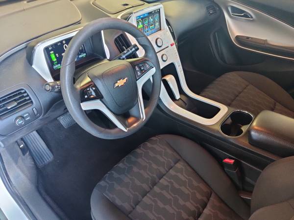 2012 Chevy Volt Hybrid Hackback GORGEOUS ONE-OWNER - cars & for sale in Clearwater, FL – photo 13