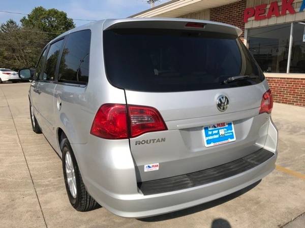 2009 *Volkswagen* *Routan* *S* - cars & trucks - by dealer - vehicle... for sale in Medina, OH – photo 12