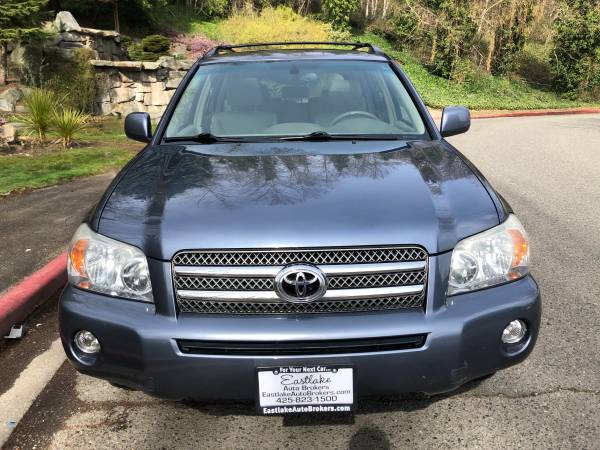 2006 Toyota Highlander Hybrid Limited 4WD - Local Trade, 3rd row for sale in Kirkland, WA – photo 2