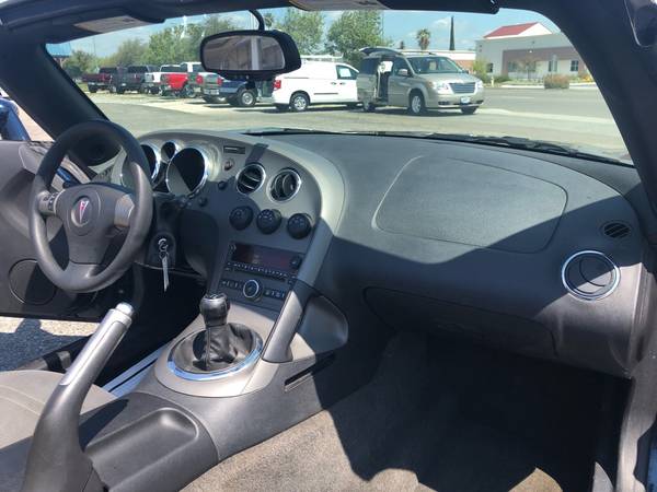 2006 PONTIAC SOLSTICE* CONVERTIBLE * STICK SHIFT* LOW MILES* HURRY IN* for sale in Clovis, CA – photo 18