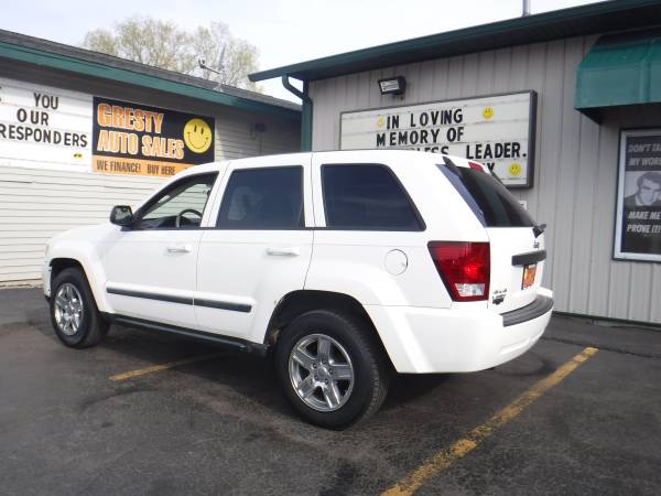 2007 JEEP GRAND CHEROKEE 4X4 LOW MILES - - by dealer for sale in Loves Park, IL – photo 2