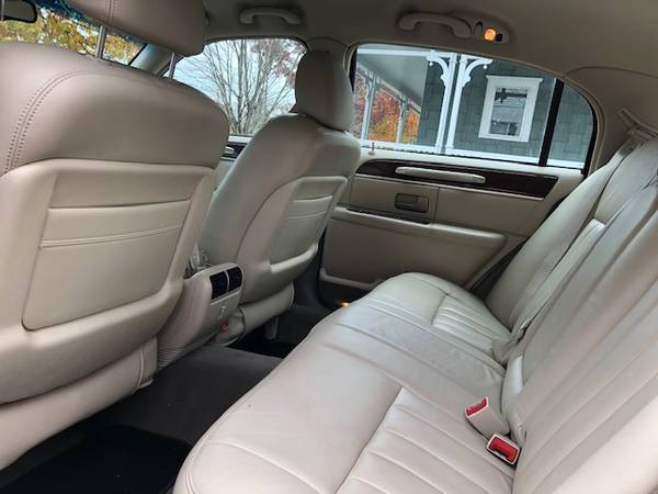 2003 Lincoln Town Car - cars & trucks - by owner - vehicle... for sale in Hillsborough, NH – photo 6