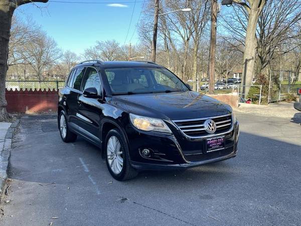 2011 VW Volkswagen Tiguan SE 4Motion wSunroof and Navi suv Alpine for sale in Jersey City, NJ – photo 9