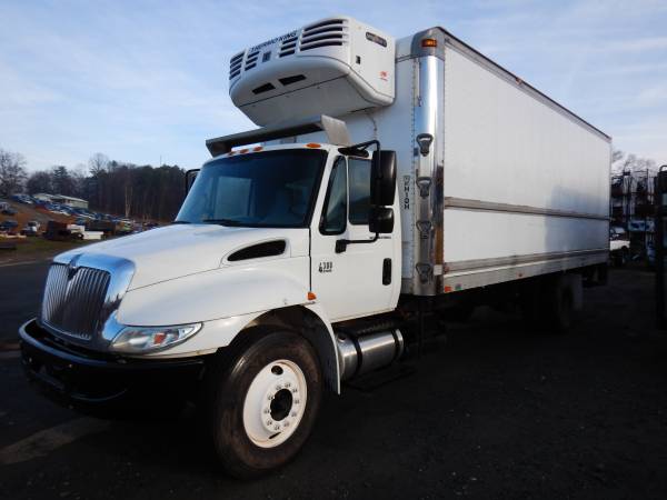 2005 International 4300 Refrigerated Box Truck Reefer DT466 - cars & for sale in Ruckersville, VA – photo 2