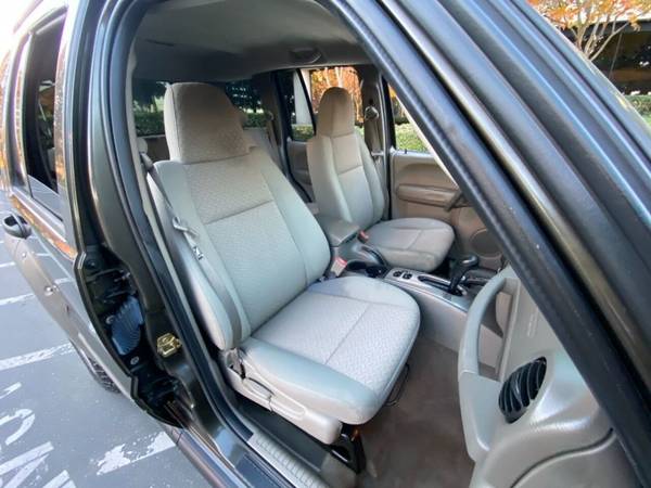 2006 Jeep Liberty Renegade 4dr SUV 4WD - cars & trucks - by dealer -... for sale in Sacramento, NV – photo 18