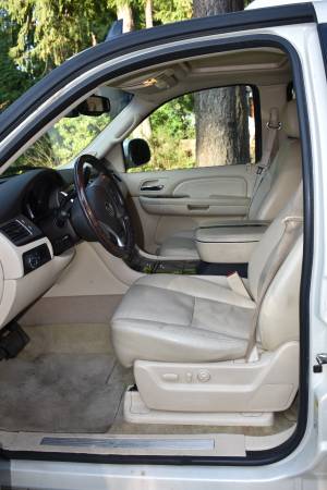 2007 Cadillac Escalade ESV Platinum - cars & trucks - by owner -... for sale in Pikeville, NC – photo 4