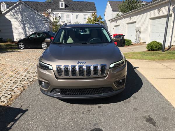 2019 Jeep Cherokee Latitude Excellent MPG Practically New for sale in Cornelius, NC – photo 3
