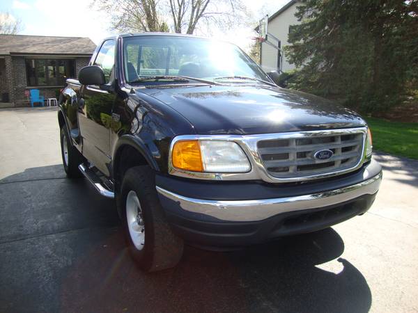 2004 Ford F150 4X4 Heritage Flareside (1 Owner/Low Miles) - cars & for sale in Northbrook, WI – photo 4