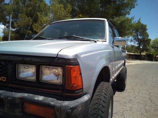 ***REDUCED*** 1984 NISSAN 720 4X4 KING CAB TRUCK DELUXE MODEL EDITION for sale in Tucson, NV – photo 2