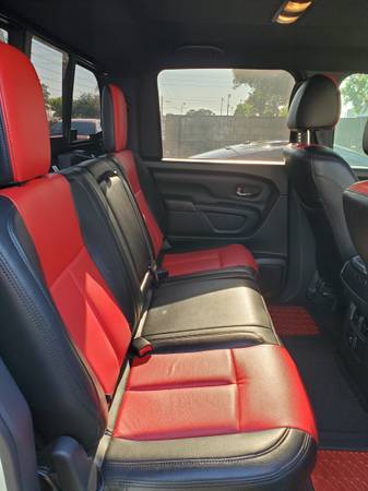2018 Nissan Titan midnight Edition only 8200 miles for sale in Cocoa, FL – photo 8