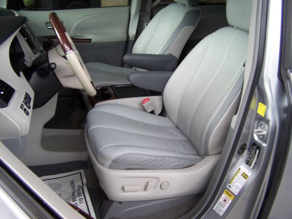 2011 Toyota Sienna Limited - cars & trucks - by dealer - vehicle... for sale in St.petersburg, FL – photo 15