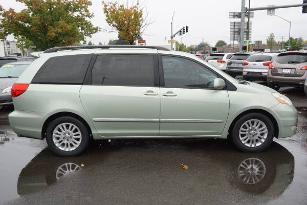 ☾ 2009 Toyota Sienna XLE Limited Minivan ▶ Reliable ▶ ▶ - cars &... for sale in Eugene, OR – photo 5