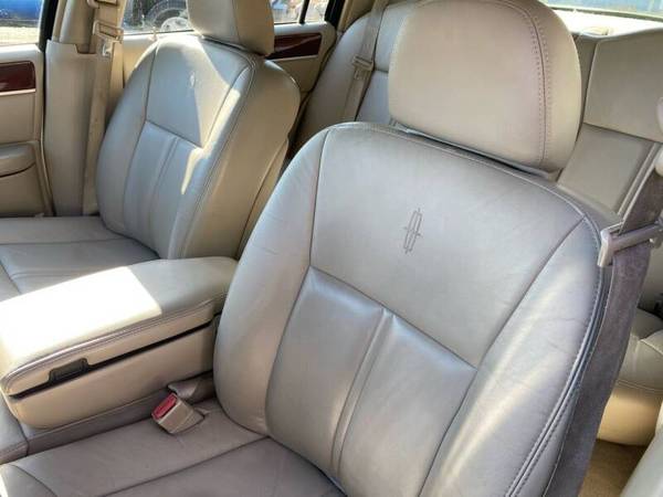 2004 LINCOLN TOWN CAR ***69,000 MILES***NO ACCIDENT LUXURY SEDAN... for sale in VALLLEY FALLS, KS – photo 21