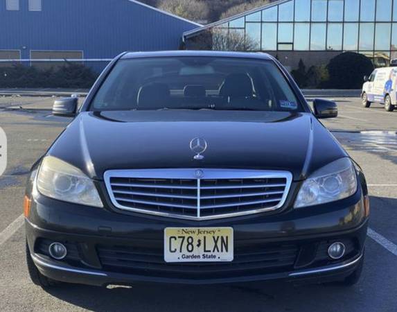 2010 Mercedes Benz C300 - New Car Condition - 6, 750 (New Jersey) for sale in North Bergen, NJ – photo 2